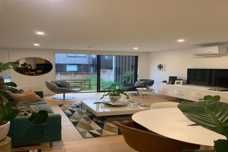 Photo of property in 16 Rua Kai Way, Brooklyn, Wellington, 6021