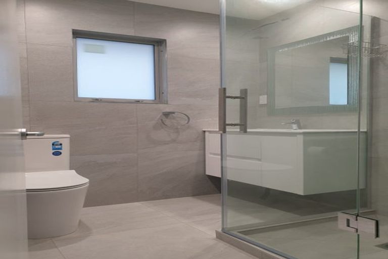 Photo of property in 5 Ponui Place, Mairangi Bay, Auckland, 0630