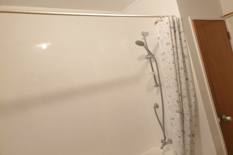 Photo of property in 3 Quo Vadis Place, Red Beach, 0932