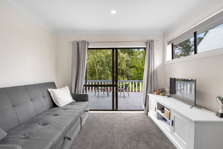 Photo of property in 9 Guernsey Place, Fitzherbert, Palmerston North, 4410