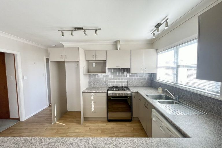 Photo of property in 36 Karaka Crescent, Levin, 5510