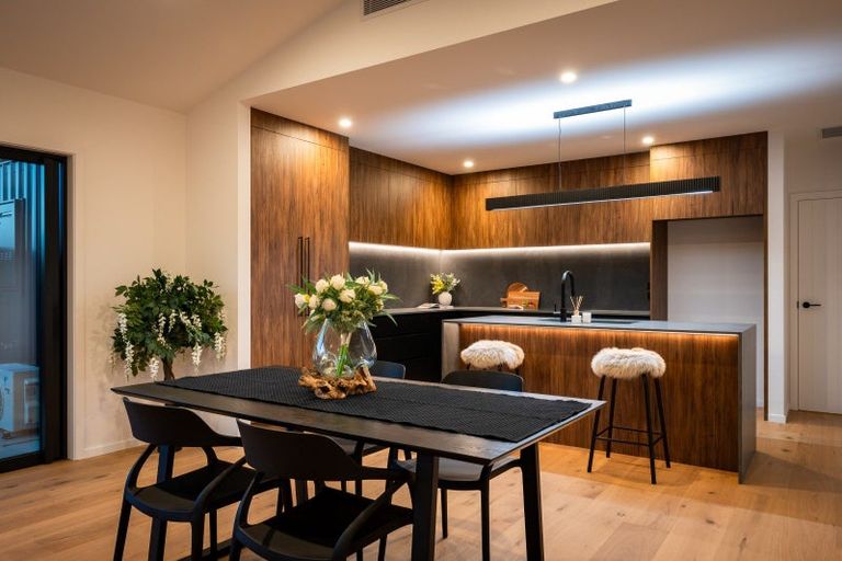 Photo of property in 6 Simpson Crescent, Wanaka, 9305