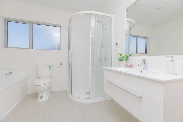 Photo of property in 12 Gatley Grove, Churton Park, Wellington, 6037