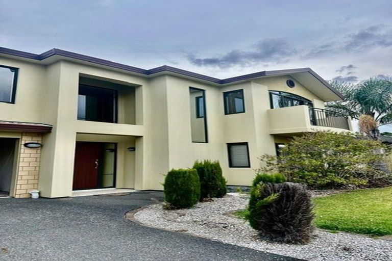 Photo of property in 49 Lilybank Crescent, East Tamaki, Auckland, 2013