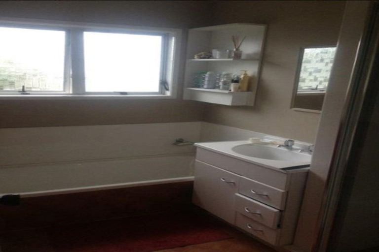 Photo of property in 81 Sunderlands Road, Half Moon Bay, Auckland, 2012