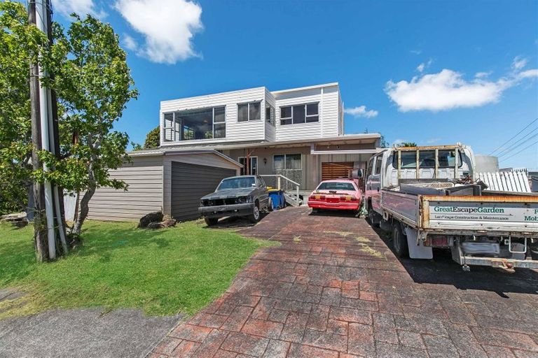 Photo of property in 25 Castor Bay Road, Castor Bay, Auckland, 0620