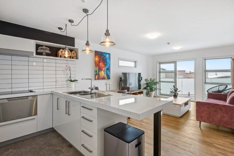 Photo of property in 4/270 Onewa Road, Birkenhead, Auckland, 0626