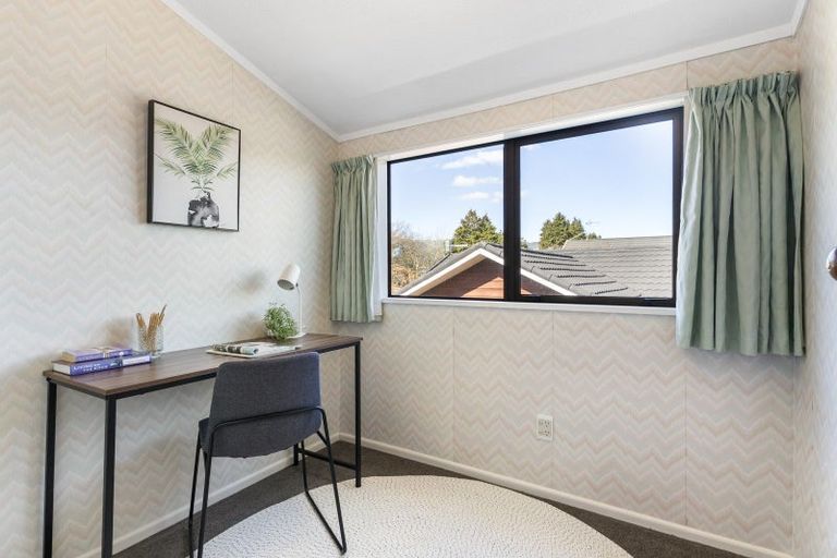 Photo of property in 3 Comeskey Grove, Elderslea, Upper Hutt, 5018