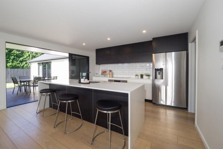 Photo of property in 16 Kelburn Place, Tinwald, Ashburton, 7700