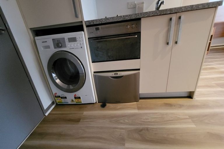 Photo of property in Dual Apartments, 108/142 Vivian Street, Te Aro, Wellington, 6011