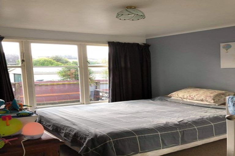 Photo of property in 7 Alma Street, Te Atatu South, Auckland, 0610