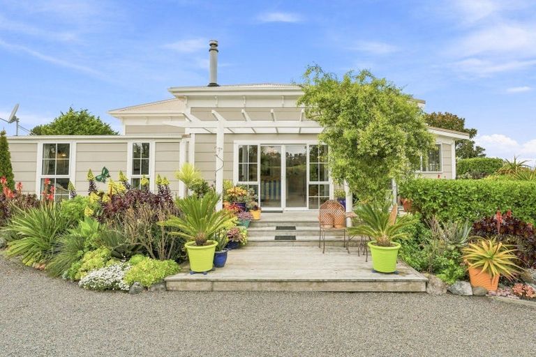 Photo of property in 8a Tirimoana Place, Otamatea, Whanganui, 4501