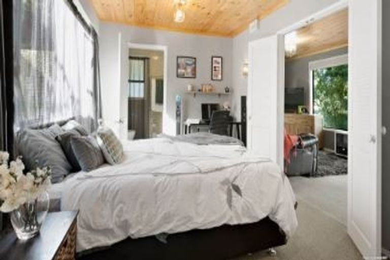 Photo of property in 20 Paulownia Place, Totara Heights, Auckland, 2105