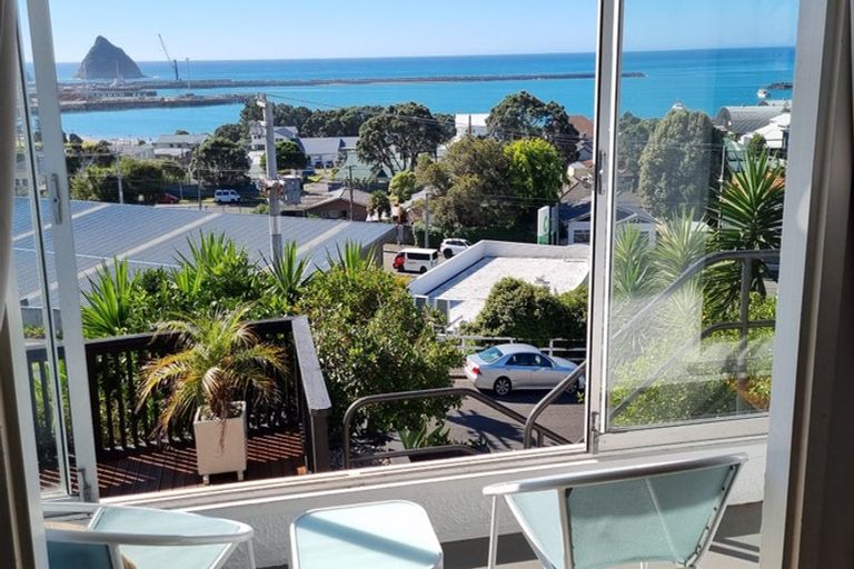 Photo of property in 9 South Road, Moturoa, New Plymouth, 4310