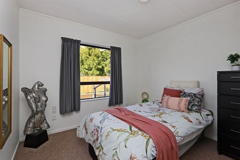 Photo of property in 15 Gillies Crescent, Waimarama, Havelock North, 4294