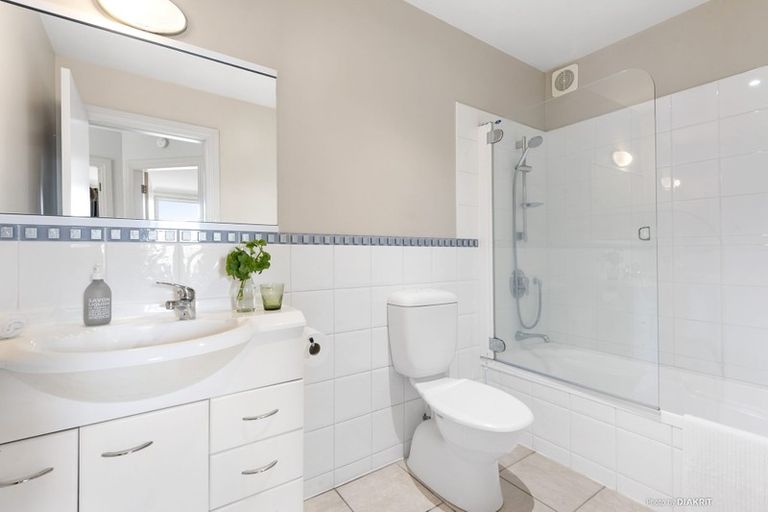 Photo of property in 153d Grant Road, Thorndon, Wellington, 6011