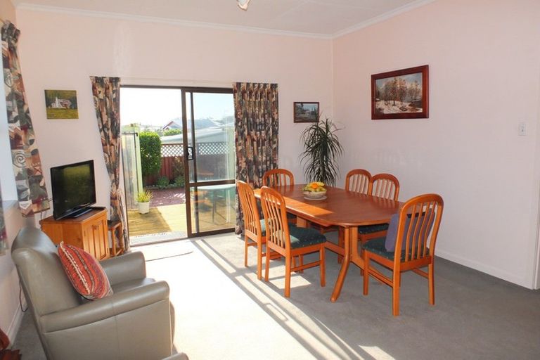 Photo of property in 39 Shortt Street, Foxton Beach, Foxton, 4815