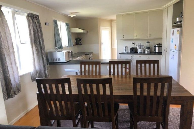 Photo of property in 18 Renwick Street, Papakura, 2110