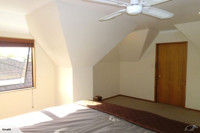 Photo of property in 3 Pahiatua Street, Hokowhitu, Palmerston North, 4410