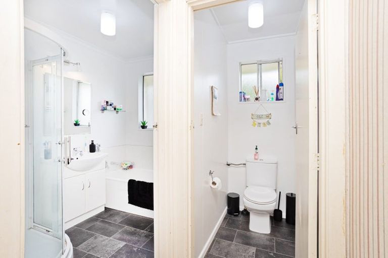 Photo of property in 33 Charles Street, Grasmere, Invercargill, 9810