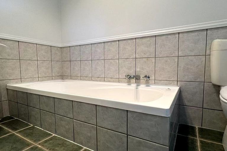 Photo of property in 1/13 Newhaven Terrace, Mairangi Bay, Auckland, 0630