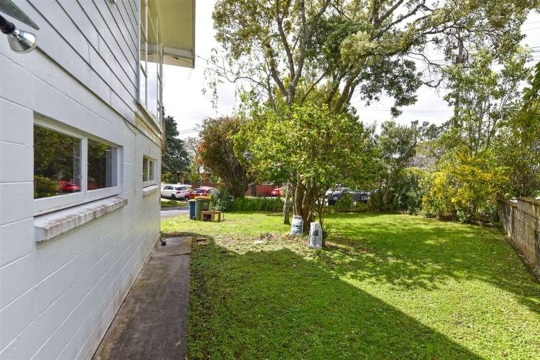 Photo of property in 109 Tiroroa Avenue, Te Atatu South, Auckland, 0610