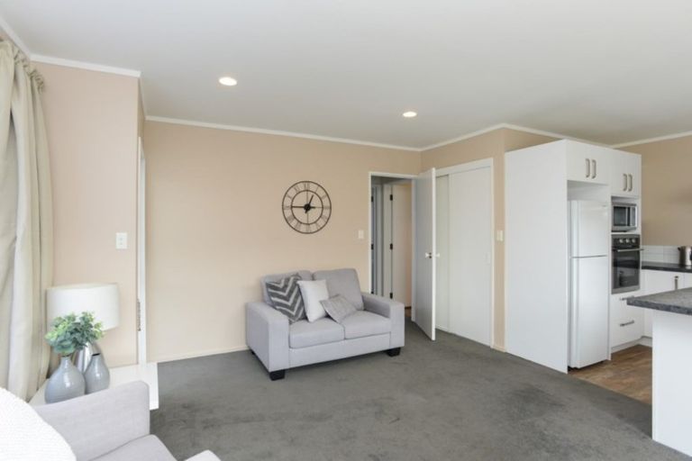 Photo of property in 2/1400 Woodstock Avenue, Mayfair, Hastings, 4122