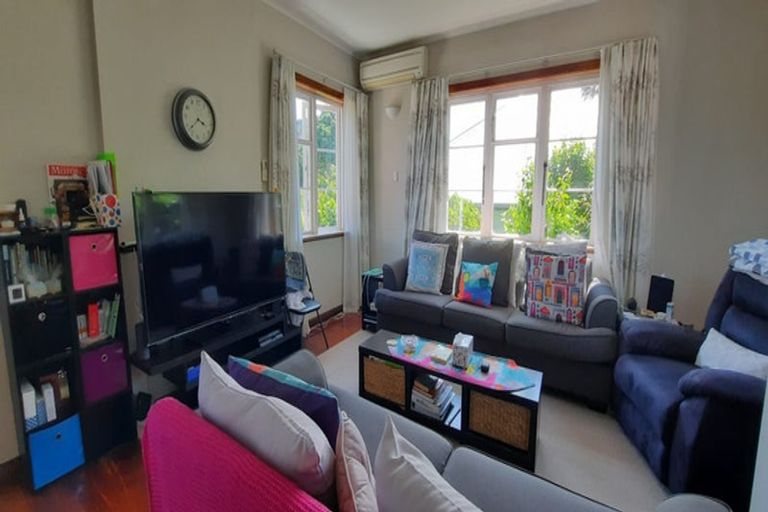 Photo of property in 120 Cashmere Avenue, Khandallah, Wellington, 6035