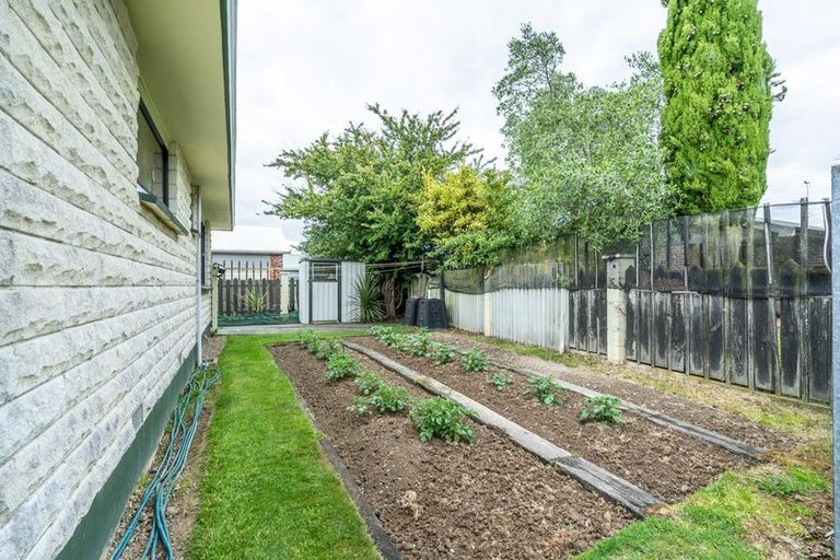 Photo of property in 2 Calder Place, Winton, 9720