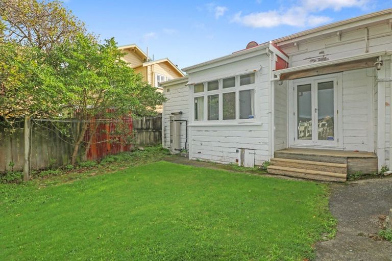 Photo of property in 8 Levy Street, Mount Victoria, Wellington, 6011