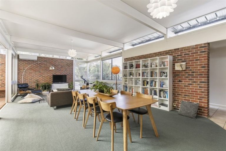 Photo of property in 98 Hillcrest Avenue, Hillcrest, Auckland, 0627