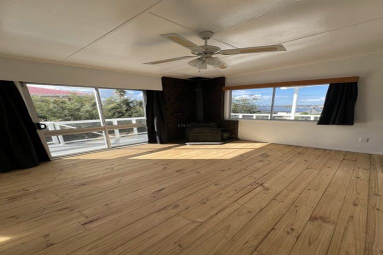 Photo of property in 193 Te Atatu Road, Te Atatu South, Auckland, 0610