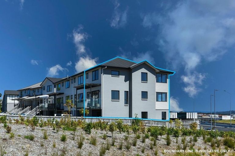 Photo of property in 1 Peony Mews, Oteha, Auckland, 0632