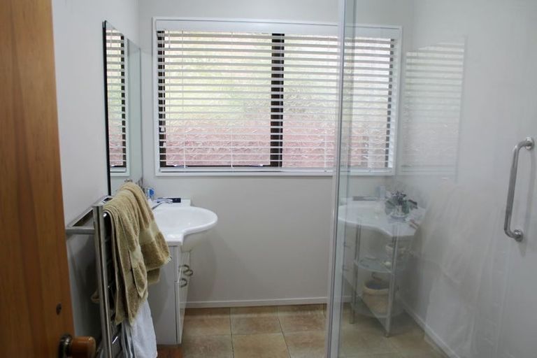 Photo of property in 10 Awanui Drive, Waikanae, 5036