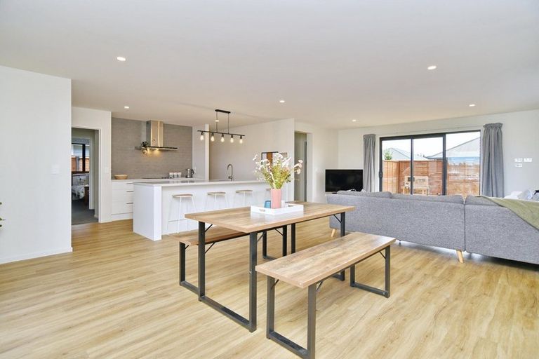 Photo of property in 21 Quinn Crescent, Woodend, 7610