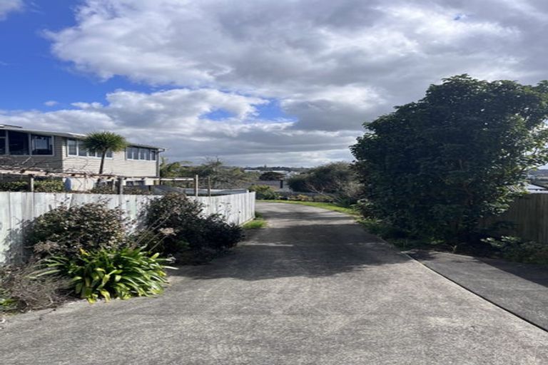 Photo of property in 873a Beach Road, Waiake, Auckland, 0630