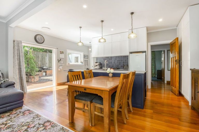 Photo of property in 32 Handyside Street, Tawa, Wellington, 5028