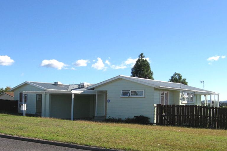 Photo of property in 11 Rena Place, West Harbour, Auckland, 0618