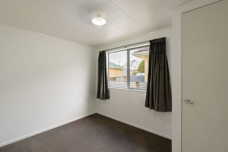 Photo of property in 71 Queenwood Road, Levin, 5510