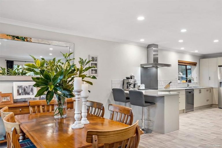 Photo of property in 9 Quibray Place, Botany Downs, Auckland, 2010