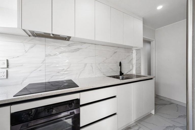 Photo of property in 1/3 Benygloe Place, Highland Park, Auckland, 2010