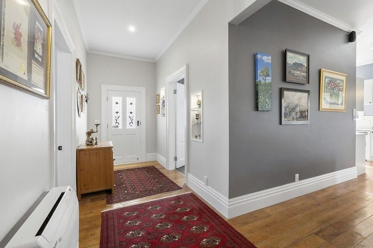 Photo of property in 31 Kapiti Crescent, Titahi Bay, Porirua, 5022