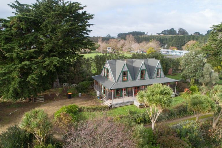 Photo of property in 32 Staces Road, Aokautere, Palmerston North, 4471