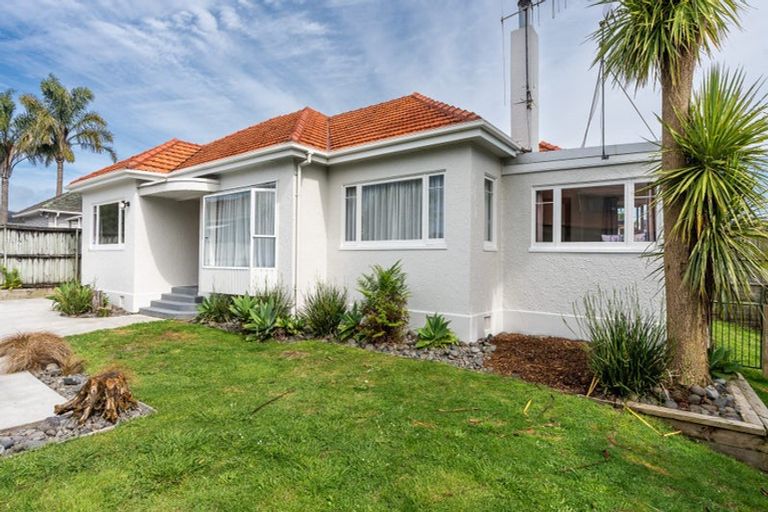 Photo of property in 82 Maeroa Road, Maeroa, Hamilton, 3200