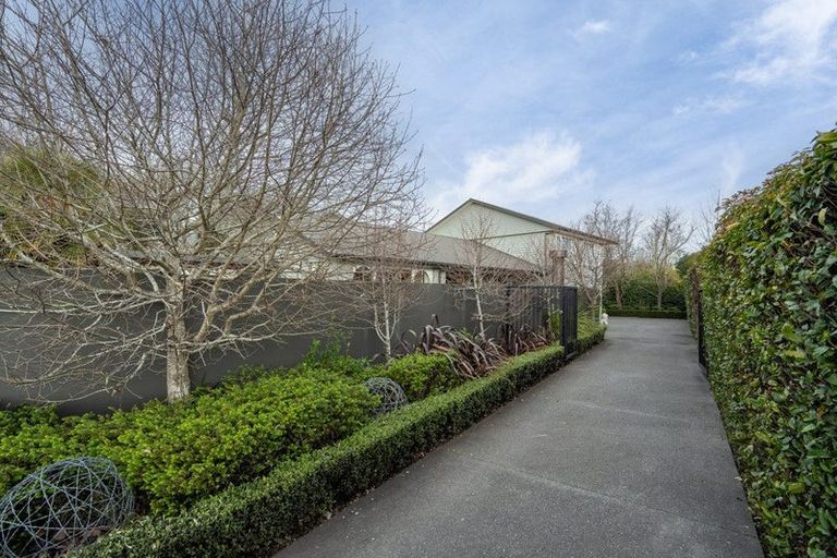 Photo of property in 26 Grahams Road, Ilam, Christchurch, 8041