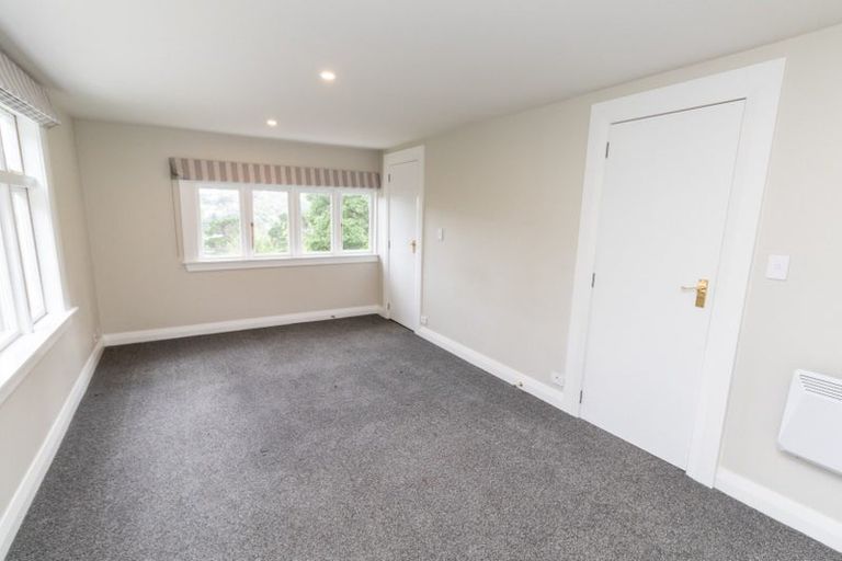 Photo of property in 2/139 Wadestown Road, Wadestown, Wellington, 6012