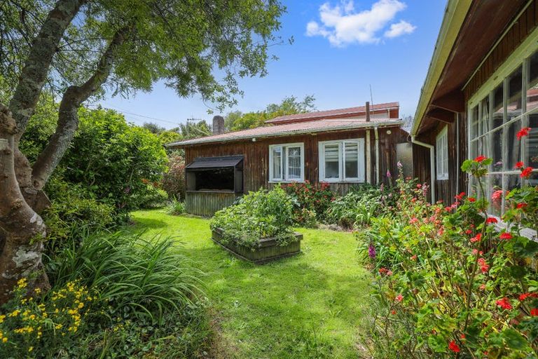 Photo of property in 61 Robinson Avenue, Holdens Bay, Rotorua, 3010