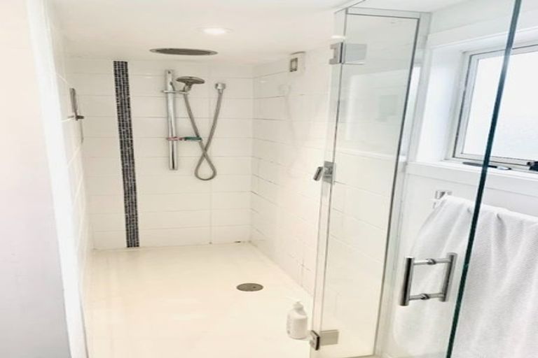 Photo of property in 11 Selleck Street, Mount Pleasant, Christchurch, 8081