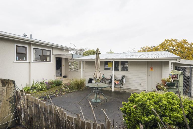 Photo of property in 64 College Street, Awapuni, Palmerston North, 4412