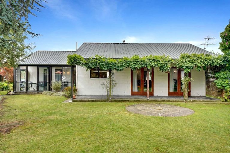 Photo of property in 26 Fernbrook Place, Mairehau, Christchurch, 8013
